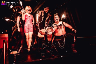 circus sideshow the great gordo gamsby sword swallowing juggling nightclub freakshow 